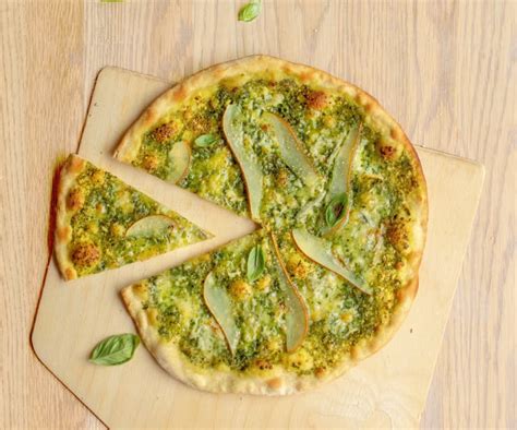 Pizza au pesto, poire et gorgonzola - Cookidoo® – la plataforma de recetas oficial de Thermomix®