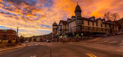 Everything You Need to Know to Survive the Manitou Springs Incline