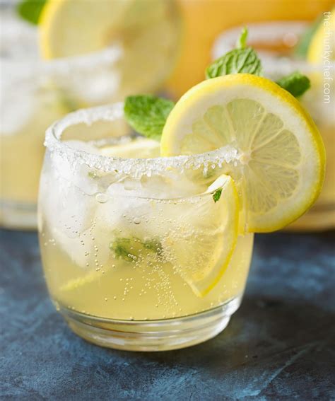 Kentucky Lemonade Recipe (bourbon cocktail) - The Chunky Chef