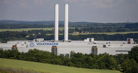 Volkswagen’s Road to Riches or Ruin Starts in This Factory - Bloomberg