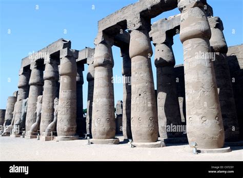 Rows of Ancient Egyptian Pillars Stock Photo - Alamy