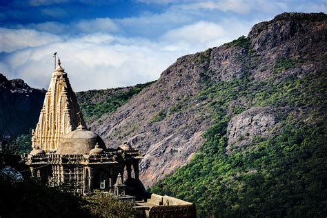 Girnar Jain Temples: Location, History, & Much More