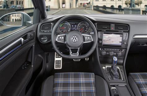 vw-golf-gte-interior - Mega Autos