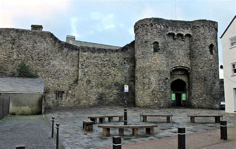 Carmarthen Castle - Britain's Castles