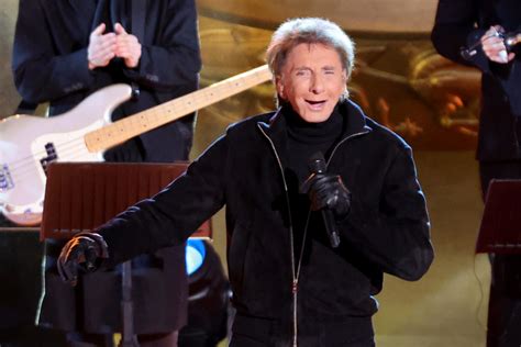 Barry Manilow fans say he needs to 'lay off' plastic surgery but they've got it wrong ...