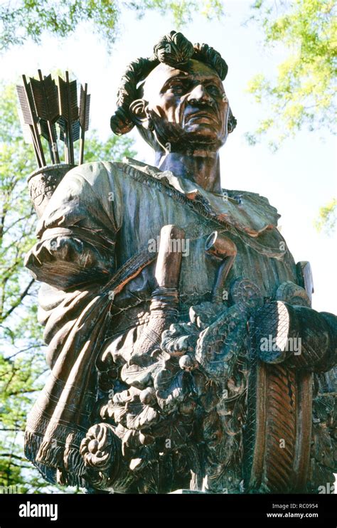 Chief tecumseh statue hi-res stock photography and images - Alamy