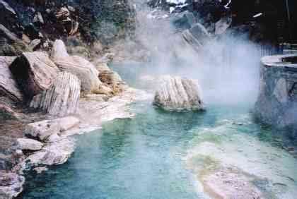 Berkeley Springs was established in 1776 around a natural hot spring in ...