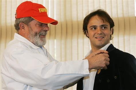 Fichier:Felipe Massa received Medalha do Merito Desportivo.jpg — Wikipédia