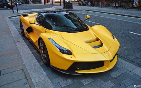 Ferrari Laferrari Aperta - Ferrari Laferrari Aperta Yellow - 2880x1800 Wallpaper - teahub.io