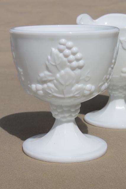 vintage grapes pattern milk glass cream & sugar set, Indiana harvest grape