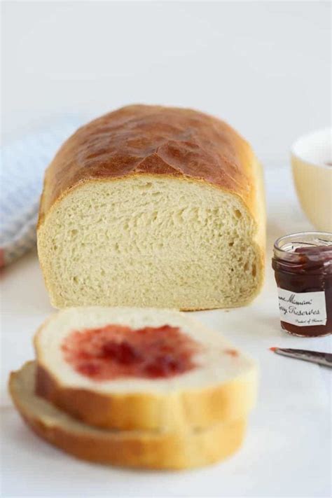 Old-Fashioned Homemade White Bread Recipe (like Grandma makes)