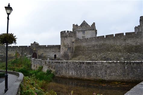 Cahir Castle, Ireland - The Economical Excursionists