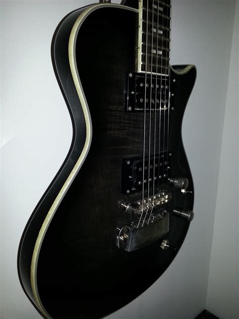 Hagstrom Ultra Swede - Cosmic Black Burst image (#554199) - Audiofanzine