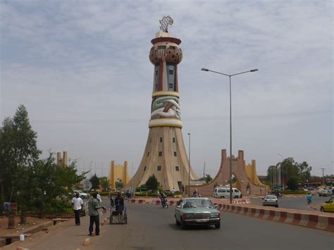 (photo de francophonie) La tour d'Afrique, Bamako, Mali : r/francophonie