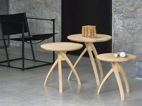 Round oak side table OAK TWIST by Ethnicraft
