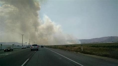 Firefighters contain 10-acre brush fire in Hemet - ABC7 Los Angeles