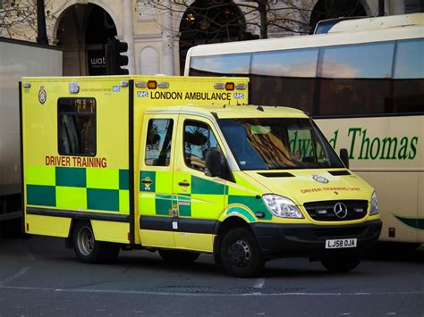 LAS 7612 Driver Training | London Ambulance Service 7612 Dri… | Flickr