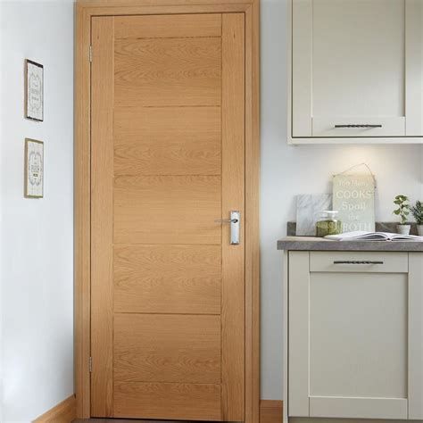 Howdens Linear Oak Pre Finished FD30 Fire Door | Howdens | Oak interior ...