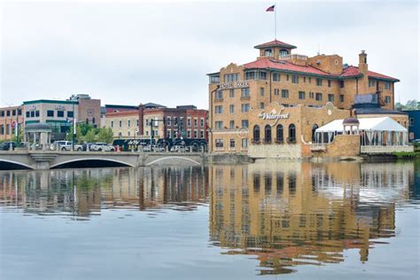 Saint Charles, Illinois - Historic Hotel Baker Editorial Stock Image - Image of reflected ...