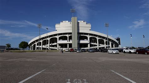 Memphis football stadium on campus won't solve Liberty Bowl parking issue