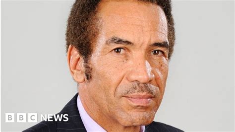 Ian Khama: Botswana issues arrest warrant for former president - BBC News