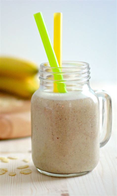 A quick, healthy, filling breakfast smoothie recipe – ideal for the morning rush. Can be served ...