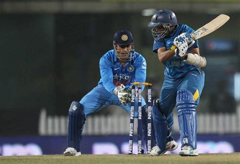 Twitter Reactions: MS Dhoni effects multiple stumpings, Twitter loves it