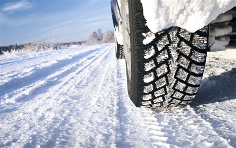 Do I Need Snow Tires? | Travelers Insurance