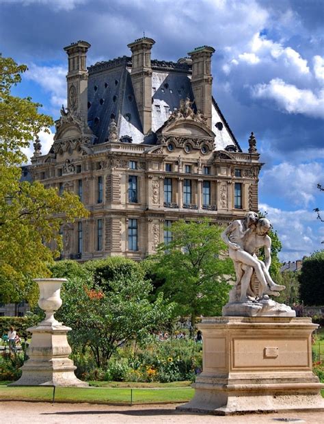 Classical Architecture in France - Explore Old Mansions and Castles