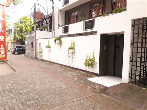 Pompous Balcony Rooms At Guest House In Colombo In Colombo, Western ...