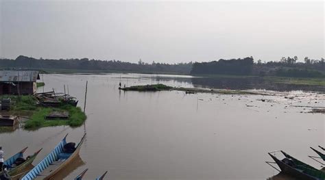 Following the Freshwater Dolphins on the Mahakam River: Decolonization of Climate Change in the ...