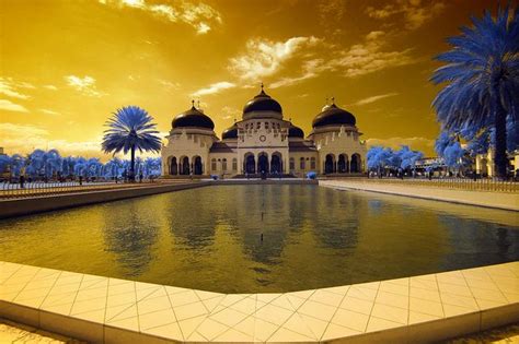 Baiturrahman Grand Mosque Banda Aceh | Mosque, Grand mosque, Beautiful mosques