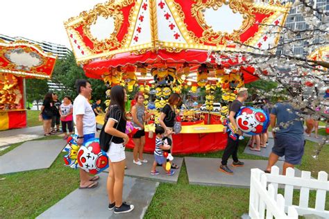 Singapore: Fun Fair in the City Editorial Photo - Image of excited, enjoy: 95142241