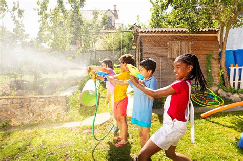 50 Backyard Summer Activities for Kids (Kid Outdoor Ideas)