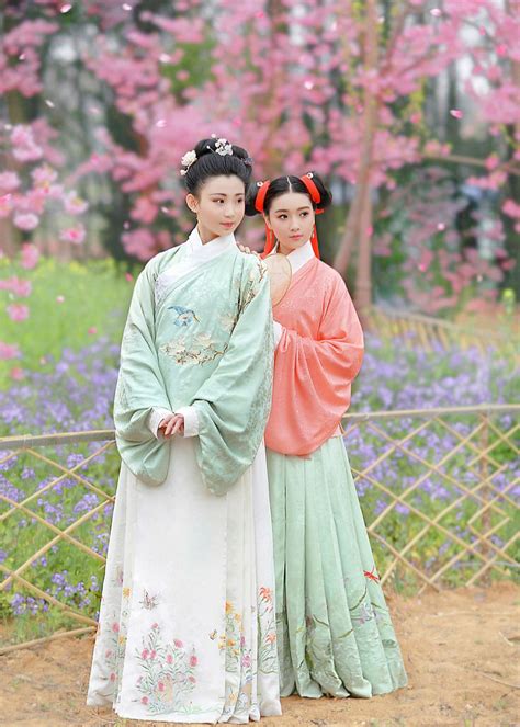 hanfu gallery | Hanfu, Chinese clothing, Traditional outfits