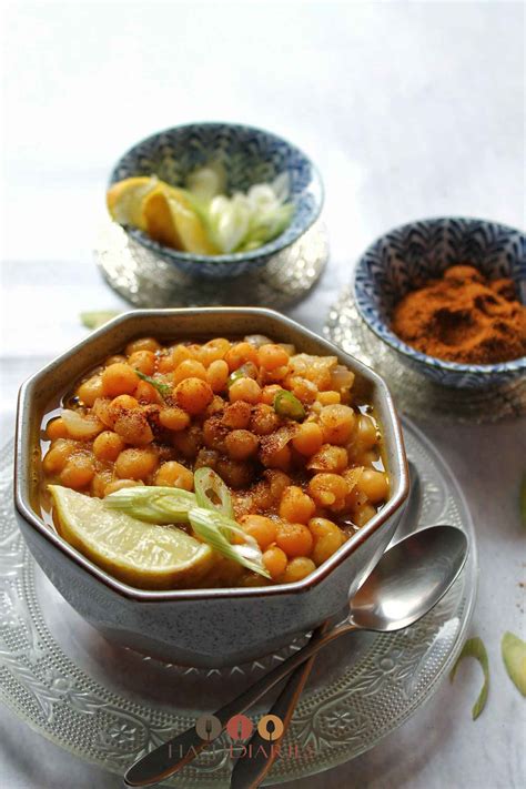 Ghugni | Bengali Dried Yellow Peas Curry Recipe - SpeakingAloud Magazine