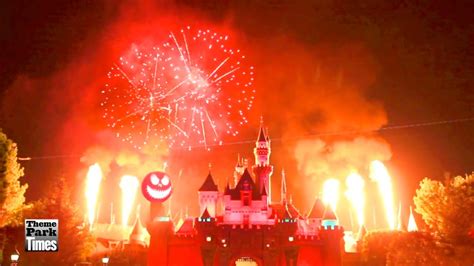 Disneyland Halloween Screams Fireworks 2013 - Full Show - Front & Center View in HD - YouTube