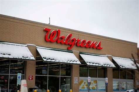 Walgreens Covid Vaccine: Pharmacy hits 20 million COVID-19 vaccinations ...