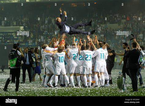 The Real Madrid soccer team celebrate with the supporters the Champions League title for 13 th ...