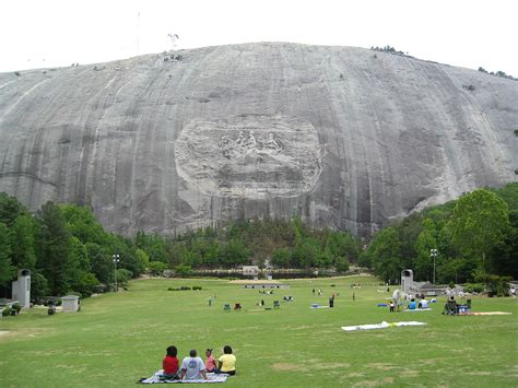 Artist Proposes Adding Stone Carving of Outkast to Confederate Monument