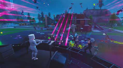 Marshmello Held an In-Game Concert in Fortnite | The Blemish