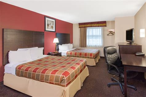 Travelodge by Wyndham Romulus Detroit Airport | Romulus, MI Hotels