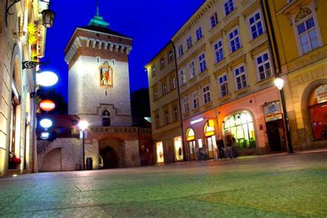 Top 7 Attractions in Krakow (Do your Sightseeing the SMART Way ...