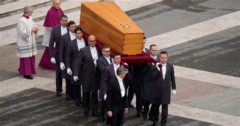 Pope Benedict XVI's Funeral Brings Thousands Of Mourners To St. Peter's ...