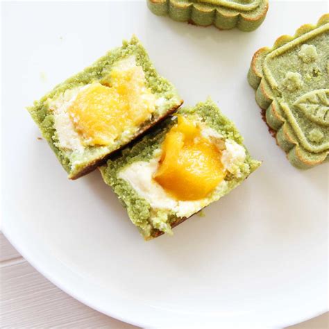 The Ultimate List of 10+ Different Mooncake Fillings (Part 1: Baked ...