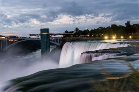 Explosion at US-Canada Border Crossing in Niagara Falls - America's News Desk