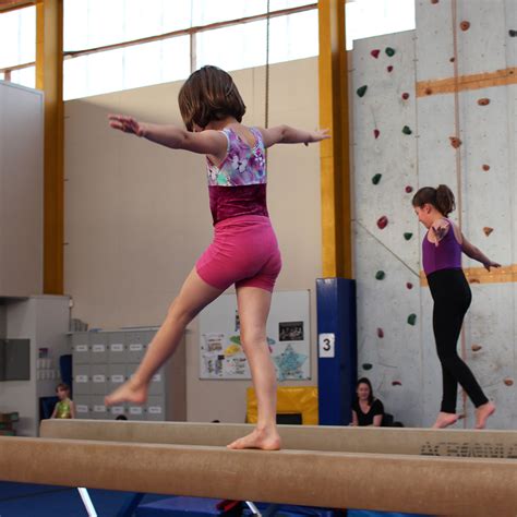 Beginner Girls Gymnastics Classes 7-10 years (Non Competitive) – Waitakere Gymnastics