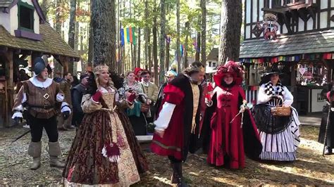 Renaissance Faire Cleavage Slimpics | The Best Porn Website