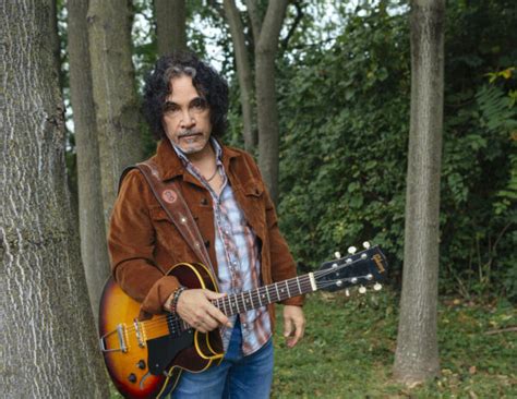 Biography – John Oates