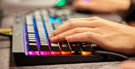 Review: Corsair K70 LUX Mechanical Gaming Keyboard - Gameranx